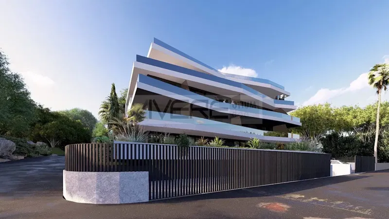 Penthouse tetőtéri terasszal egy modern lakóépületben – 3