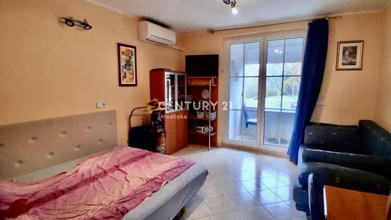 POREČ, ČERVAR PORAT, STUDIO APARTMENT ONLY 200 METERS FROM THE BEACH – 2