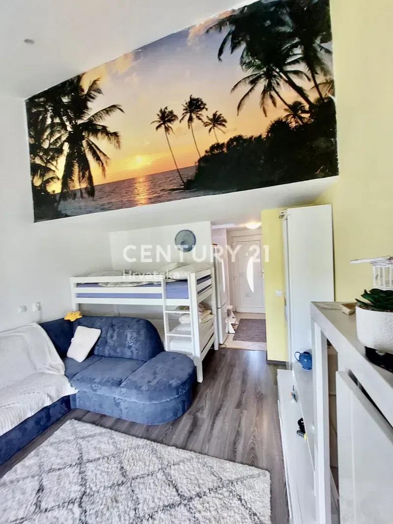 POREČ, ČERVAR PORAT, RENOVATED TWO-STOREY APARTMENT ONLY 100 METERS FROM THE BEACH – 3