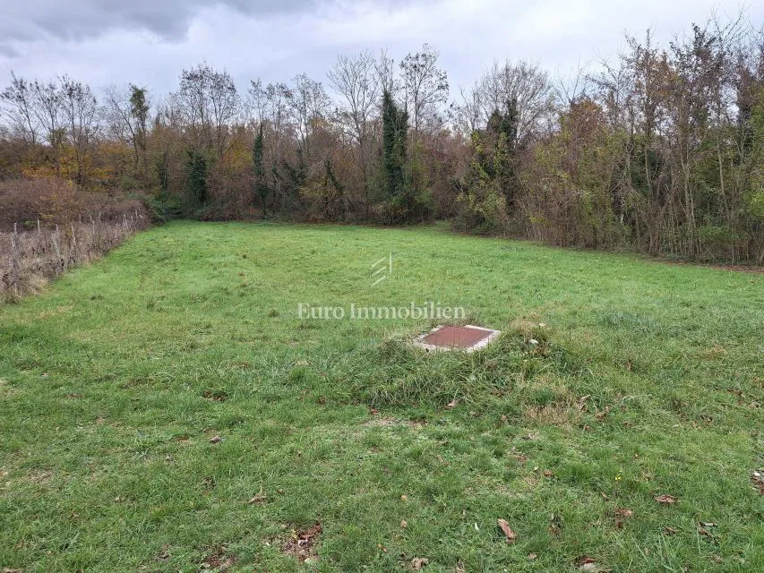 Topid, Raša -  građevinsko zemljište 1.560 m2