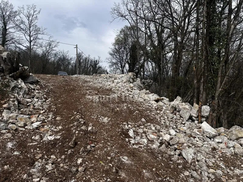 KASTAV, 922 m2-es építési telek csendes helyen