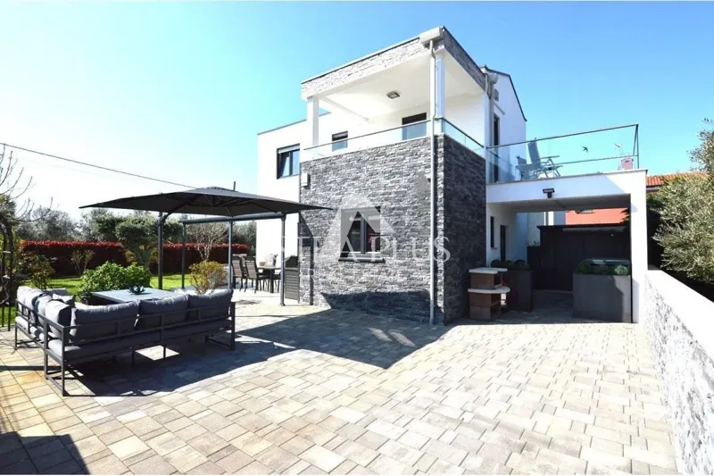 Istria, Poreč area - Modern family house with a beautiful yard, sea view – 2
