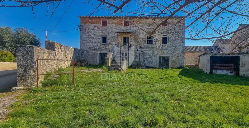 Svetvinčenat, spaziosa casa in pietra pronta a risplendere di nuovo – 2