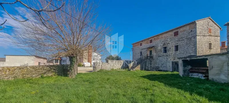Svetvinčenat, spaziosa casa in pietra pronta a risplendere di nuovo – 3