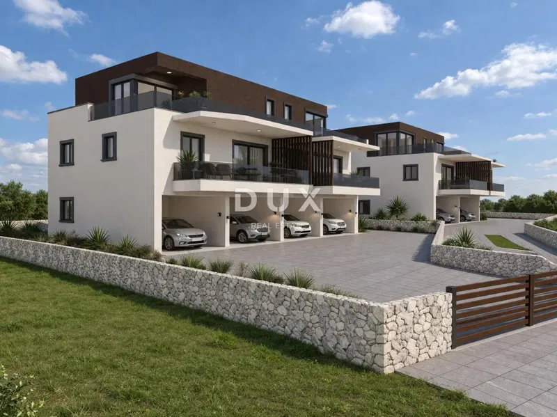 ŠIBENIK, BRODARICA – Appartamento con giardino privato e garage, a 270 m dal mare – 2