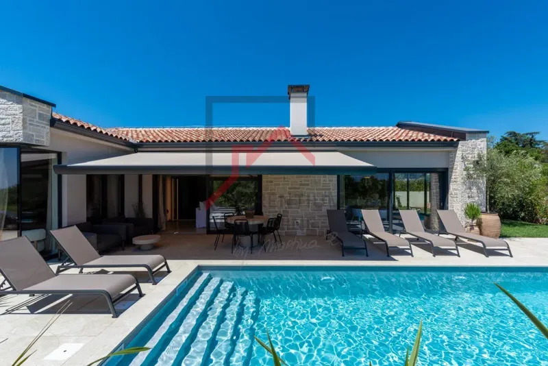 Istria, Poreč area - Modern single-storey villa, three bedrooms, heated pool, landscaped garden, parking – 2