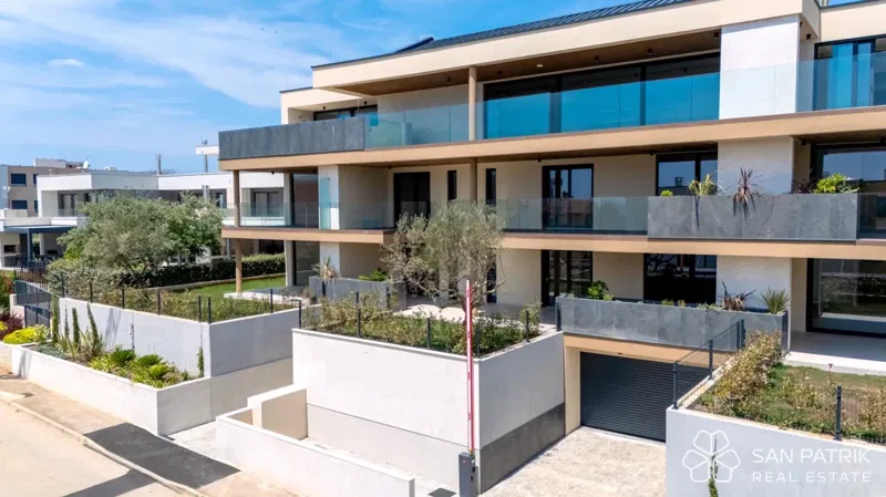 Novigrad, Istra: Residenza moderna in posizione tranquilla con vista – 2