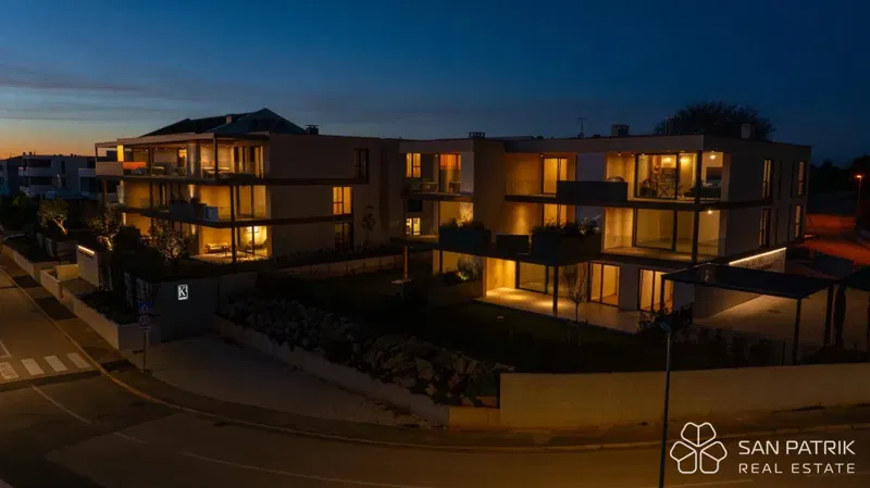 Novigrad, Istra: Residenza moderna in posizione tranquilla con vista – 3
