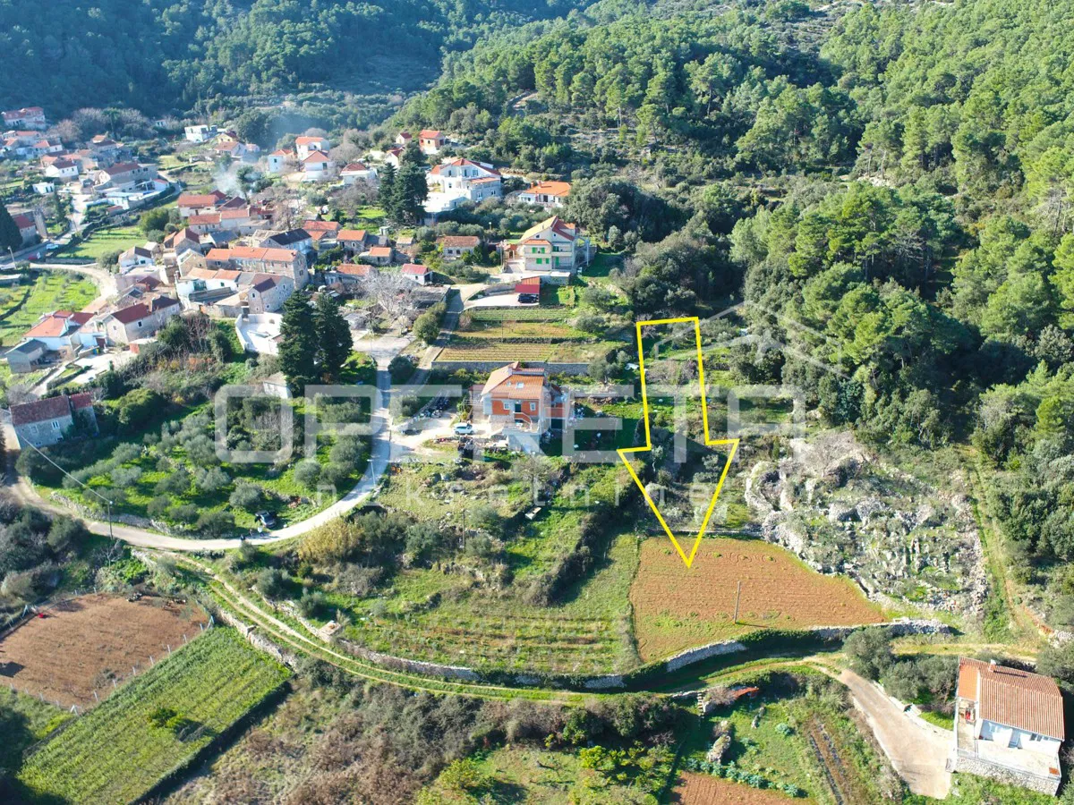 Seltene Gelegenheit – Grundstück 3.112 m², Dol, Insel Hvar