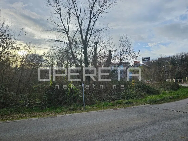 TERRENO EDILIZIO DI ALTA QUALITÀ A SVETI DUH – 2.665 m2 – 2