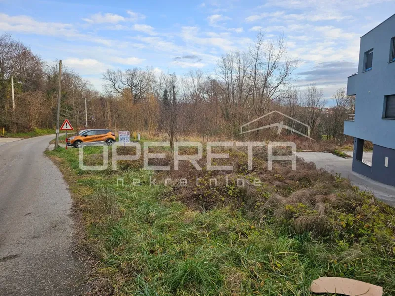 TERRENO EDILIZIO DI ALTA QUALITÀ A SVETI DUH – 2.665 m2 – 3