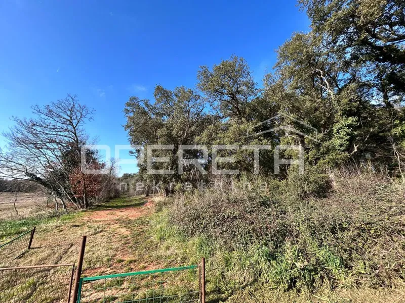 Terreno edificabile all'ingresso di Pola 633m2 – 2