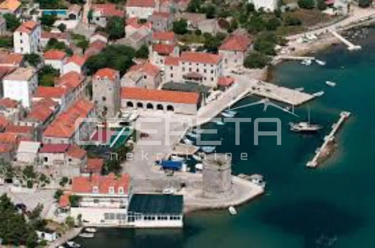 Ekskluzivno u Opereti – Građevinsko zemljište Mali Ston – idealna prilika za novi dom ili turizam!
