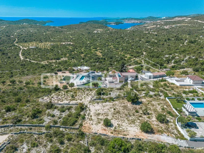 Plot with permit for an exclusive property with sea view – 3