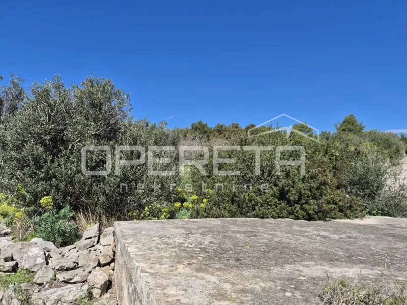 Terreno sull'isola di Žirje, 400 m dal mare, 1105 m2 – 2