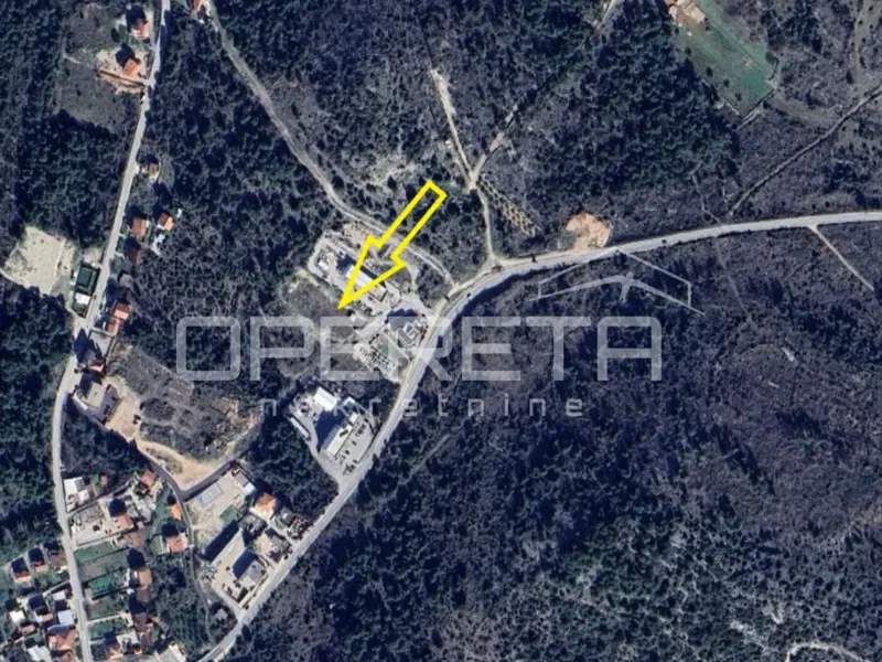 Land in the business zone of Bilice – 2