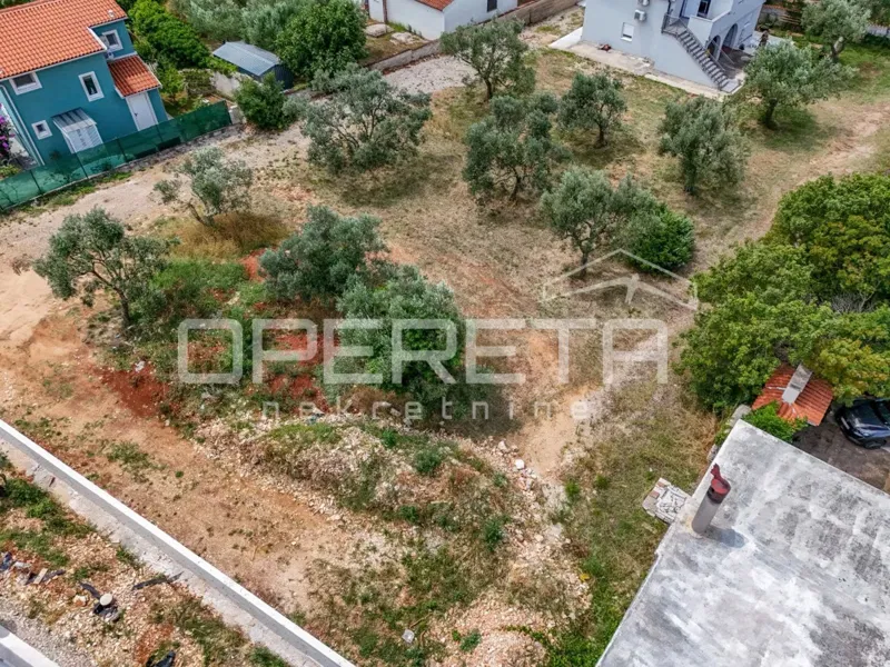 Peroj – Terreno edificabile di 778m2 con vista mare! – 3