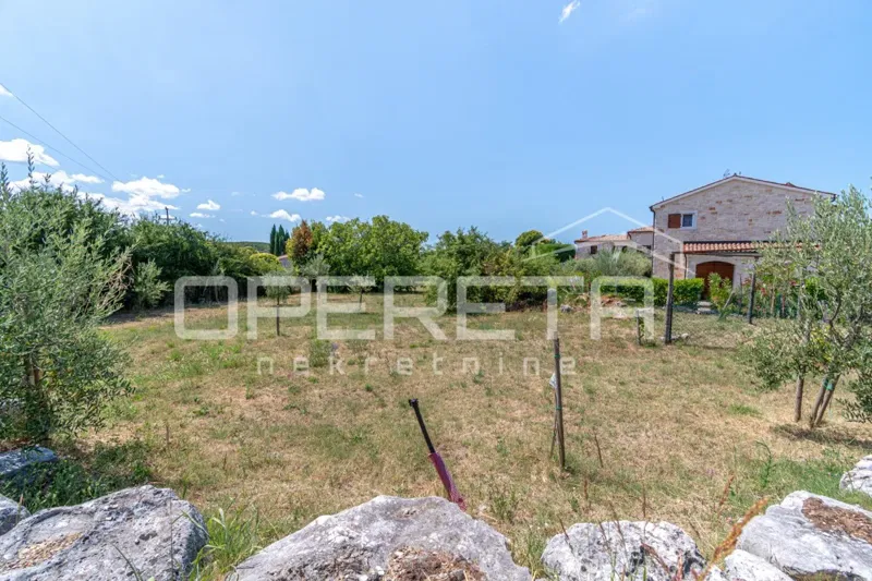 Istria, Višnjan – terreno edificabile – 2