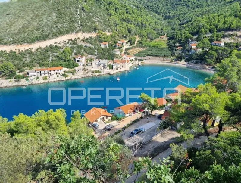 Uvala Prapatna, zemljište 3.419 m2, 70 m do mora