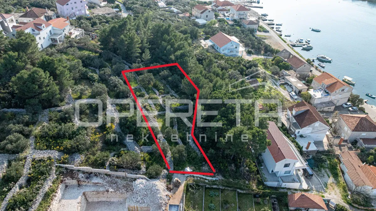 Terreno attraente di 507 m2 con vista sul mare, Lumbarda
