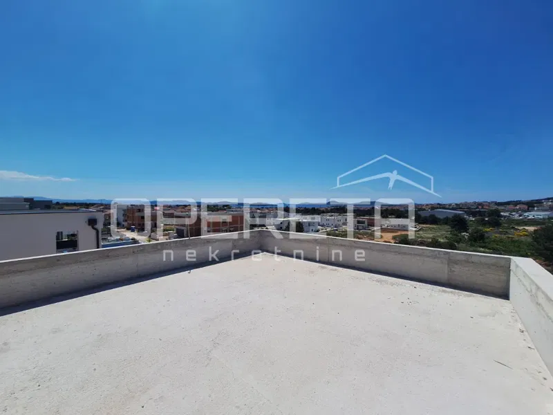 Duplex apartment with a view and a rooftop terrace – 3