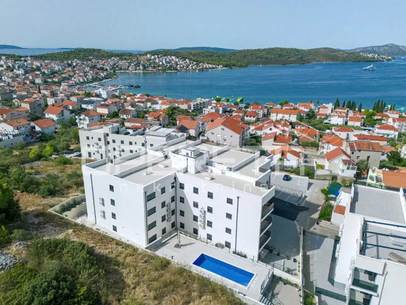 Čiovo / Attico con vista panoramica sul mare – abitabile – 3