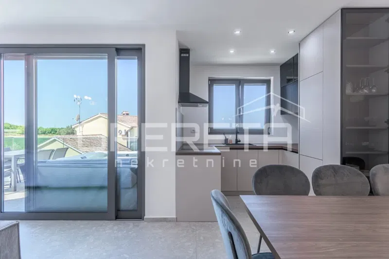 Istria, vicinity of Poreč – three-room apartment with terrace and sea view – 3