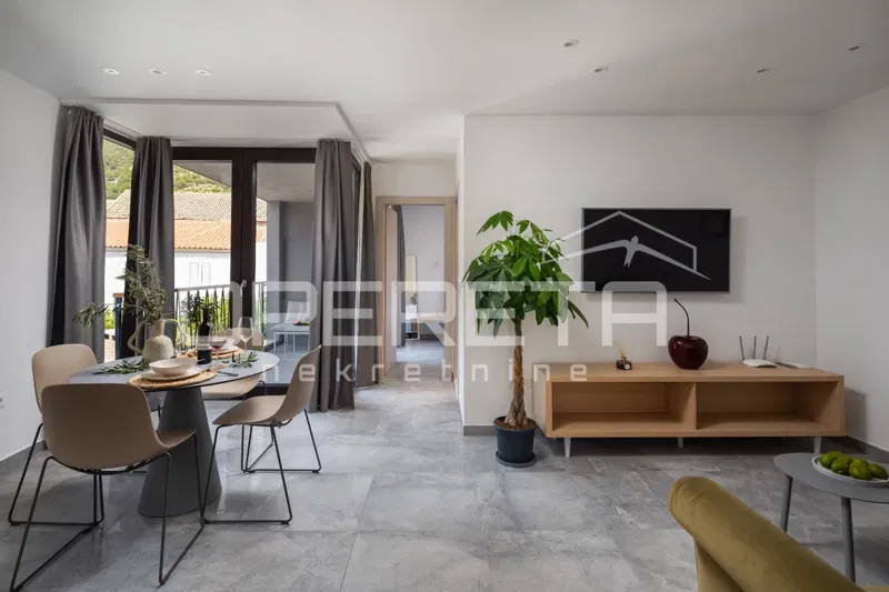 Seltene Wohnungsgelegenheit in Komiža - eine moderne Oase in einer Stadtvilla