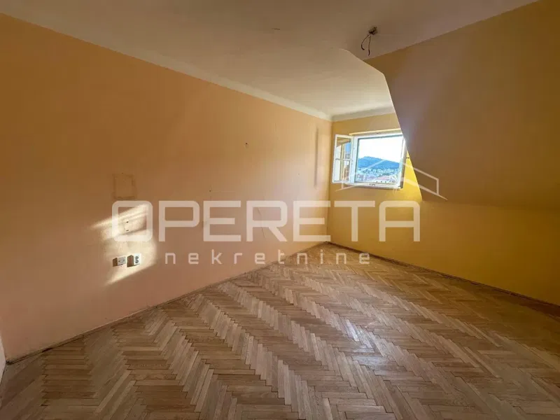 Three-Bedroom Apartment in the Center of Split – Renovation, High Ceilings – 3