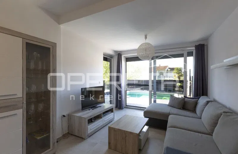 Ground-floor apartment with heated swimming pool. – 2
