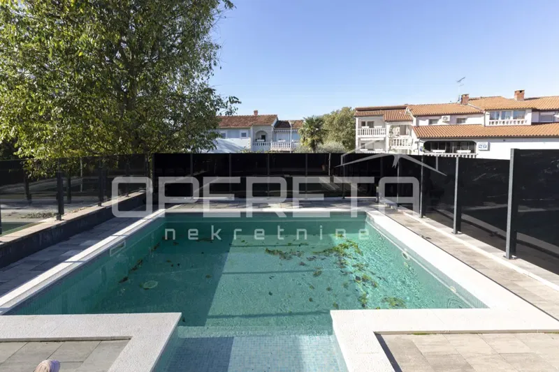 Ground-floor apartment with heated swimming pool. – 3