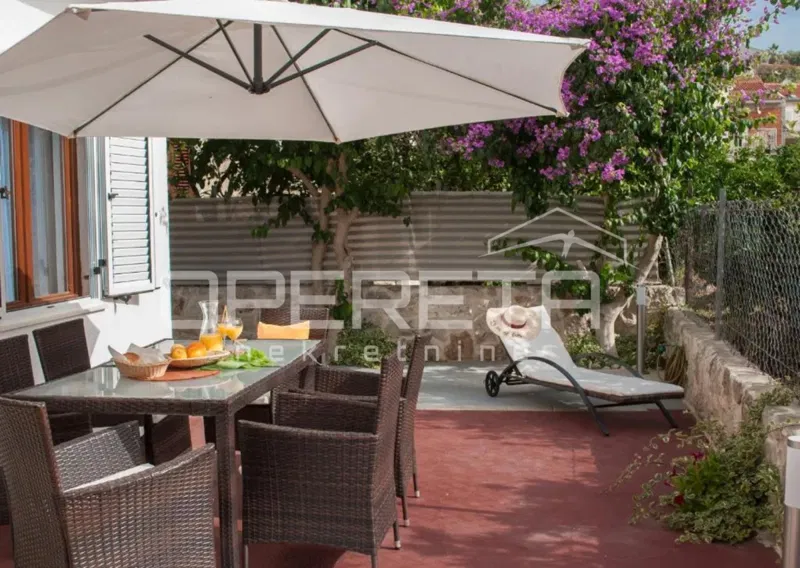 VIS, CENTRUM, 2BDR, RENOVIERT