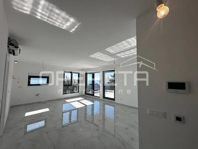 Penthouse in Okrug Gornji with rooftop pool and sea view – 3