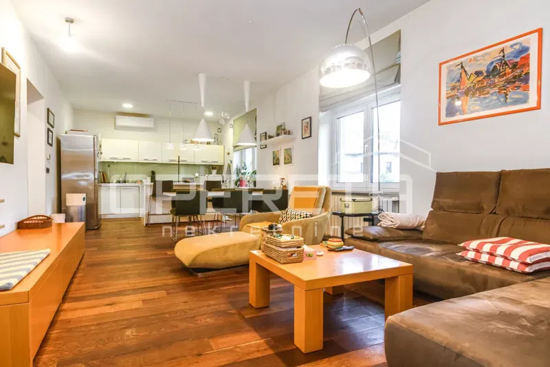 SALE OF APARTMENT, KVATRIĆ, RAKOVČEVA, 4 rooms, FURNISHED, PARKING! – 2