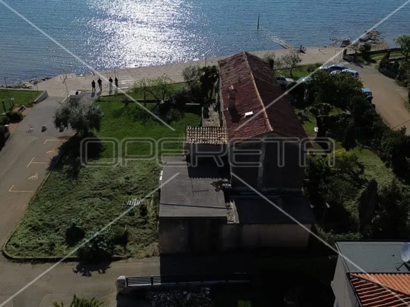 ISTRIA, NOVIGRAD (surroundings) - House by the sea for adaptation – 3