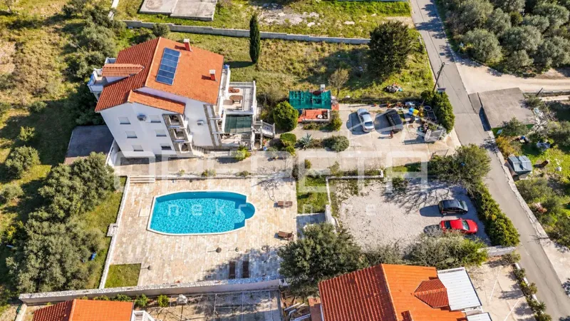 Apartment building in Barbati on the island of Rab – 2