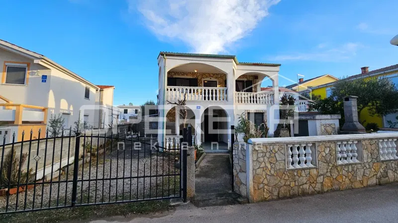 Vir – house with two apartments, close to the beach and the center – 3