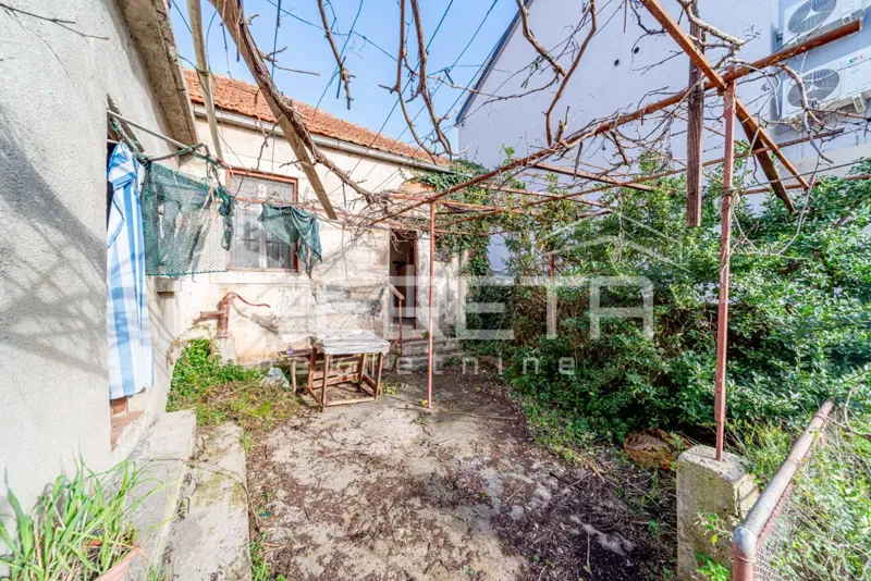 Family House with Potential Near the Center of Blato – 3