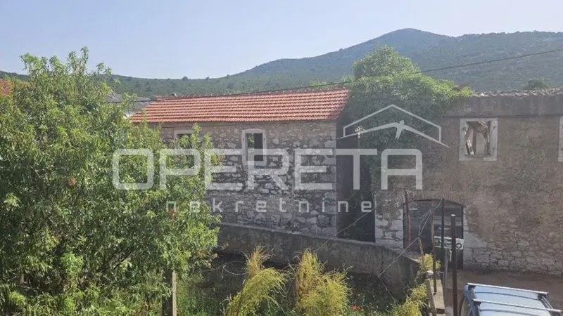 Stara kamnita hiša za adaptacijo, 94 m2, Lukoran, otok Ugljan