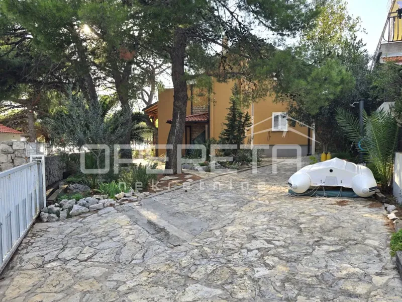 Casa con giardino, prima fila sul mare! – 3