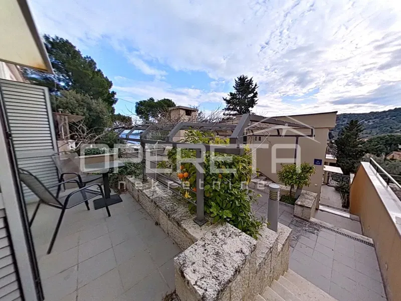 Murter- Tisno, casa con 2 unità e vista mare – 2