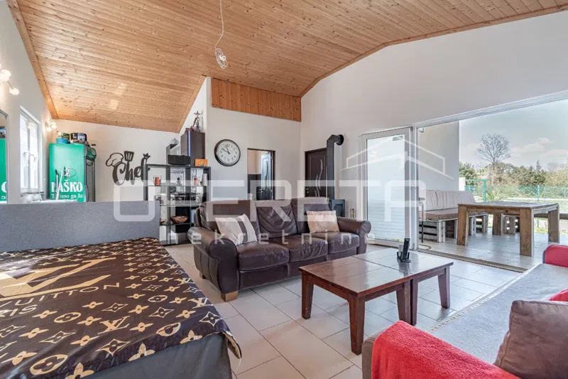 Casa indipendente al piano terra di 84 m2 vicino a Valtura circondata dal verde. – 3