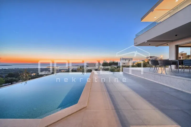 Invest in a lifestyle – spacious villa with a pool near Primošten! – 2