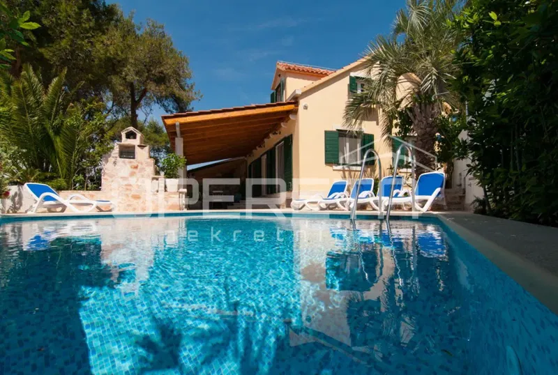 Casa vicino al mare, 198 m2, con piscina, Supetar, Brač – 3