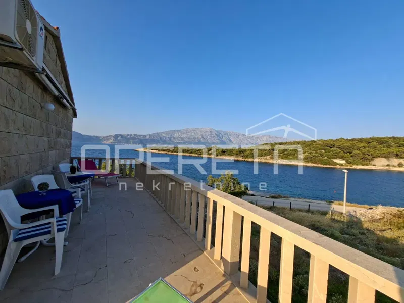 *** Povlja, Brač - villa in pietra tradizionale in prima fila sul mare *** – 2