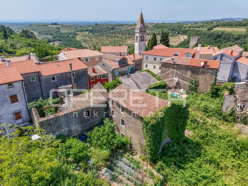 Istria, Momjan – Terreno con potenziale per due case con vista aperta – 3