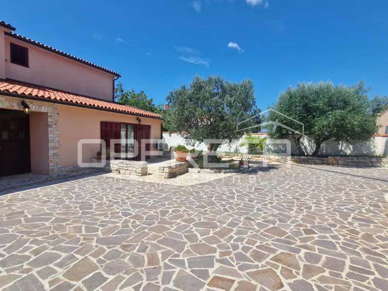 Istria, Galižana, apartment house with additional land, sea view – 3