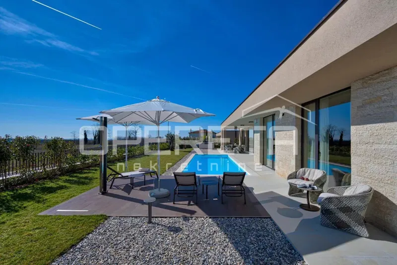 Istria, Kaštelir – Modern Ground-Floor Villa with Landscaped Garden and Sea View – 2