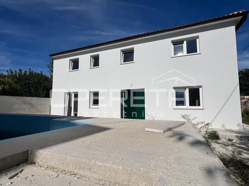 Istria, Kanfanar, casa con piscina, chiavi in mano, posizione tranquilla – 2