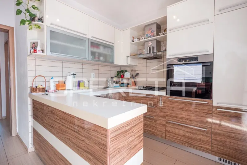 Vendita, Casa, Jelkovec, Ivana Sandelića, Indipendente, 400m2 – 2